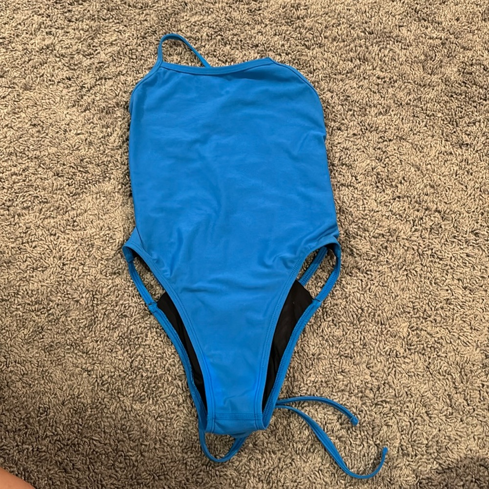 Jolyn Nico 3 Tie Back